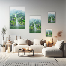Lade das Bild in den Galerie-Viewer, Landschaftsfotografie &quot;Wasserfall&quot; Milford Sound - Neuseeland
